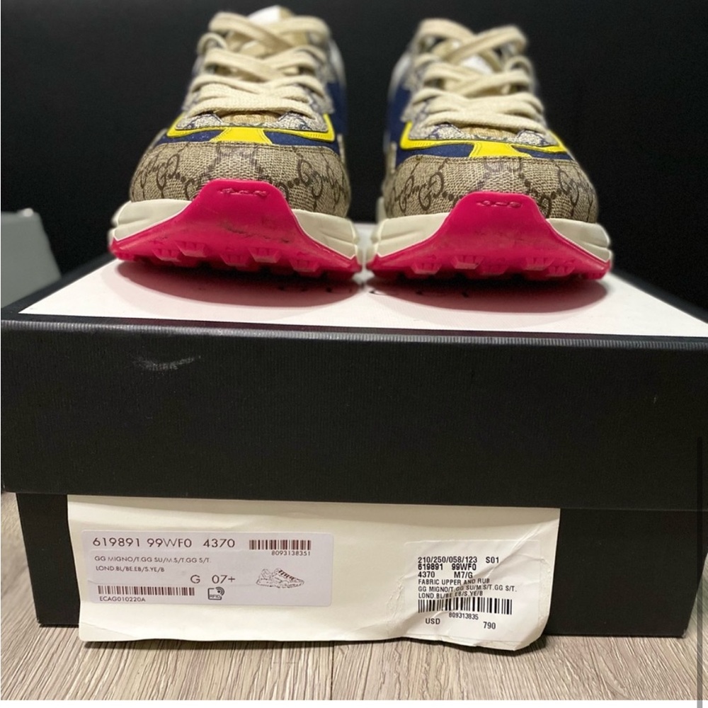 Gucci Rhyton sneakers - Picture 2 of 5